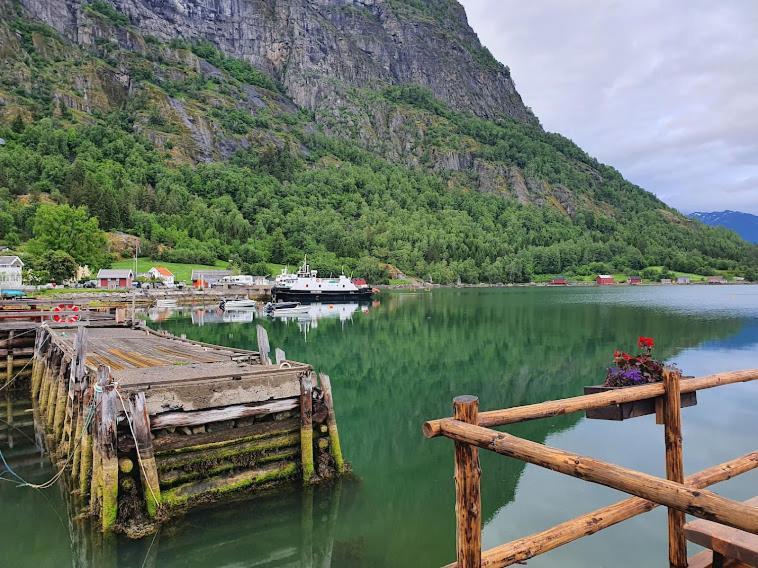 Apartmán Molden 2-Fjellutsikt Og Jacuzzi Tilgang. Luster Exteriér fotografie