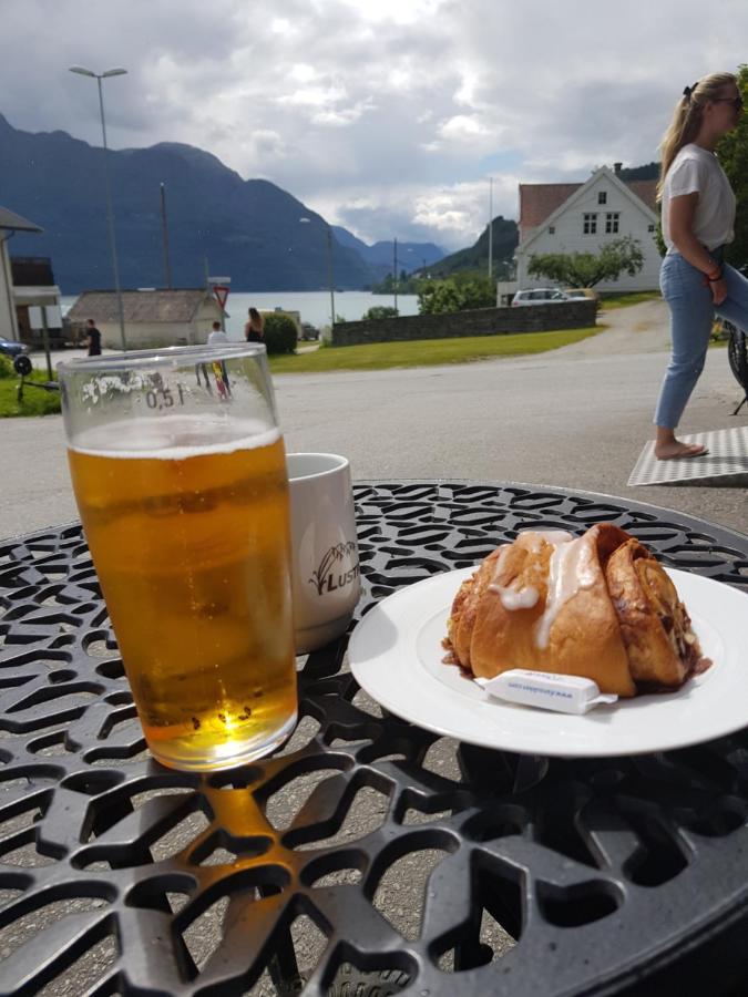 Apartmán Molden 2-Fjellutsikt Og Jacuzzi Tilgang. Luster Exteriér fotografie